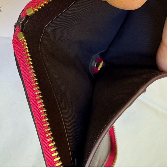 Coach Neon Hot Pink Patent Logo zip around wallet-NWOT ๐๐๐ - Picture 9 of 13